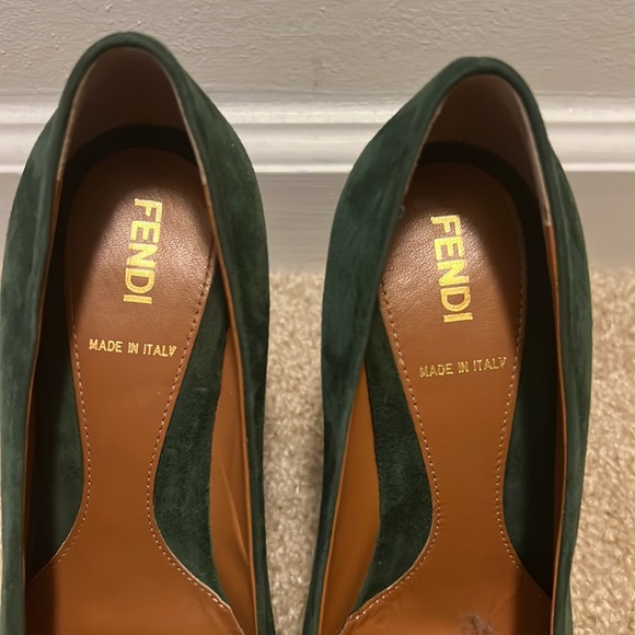 NWOT FENDI Oxblood Leather Pumps w Striped Stack Heel - Picture 3 of 11